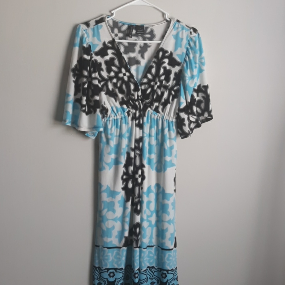 Printed V-neck dress